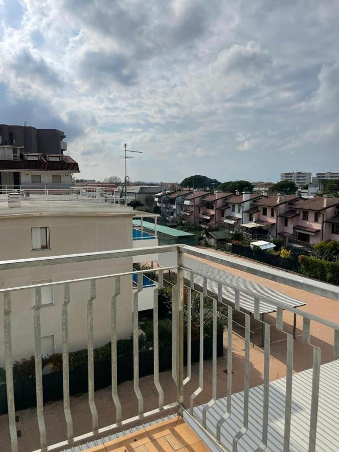 Condominio Michelangelo-Solo Per Famiglie- Walterigato Apartments Τζεσόλο Λίντο Εξωτερικό φωτογραφία