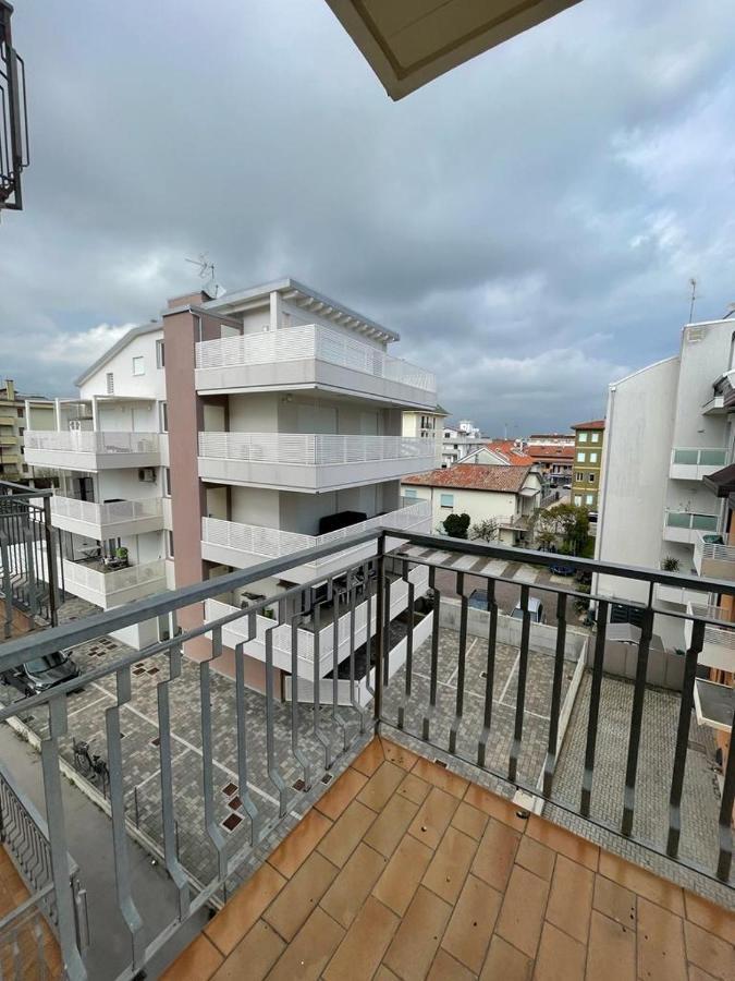 Condominio Michelangelo-Solo Per Famiglie- Walterigato Apartments Τζεσόλο Λίντο Εξωτερικό φωτογραφία
